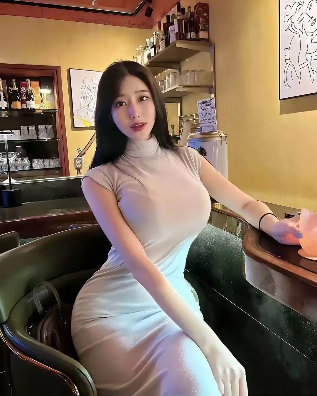 28岁销冠今晚请我喝酒，我该不该答应她呢