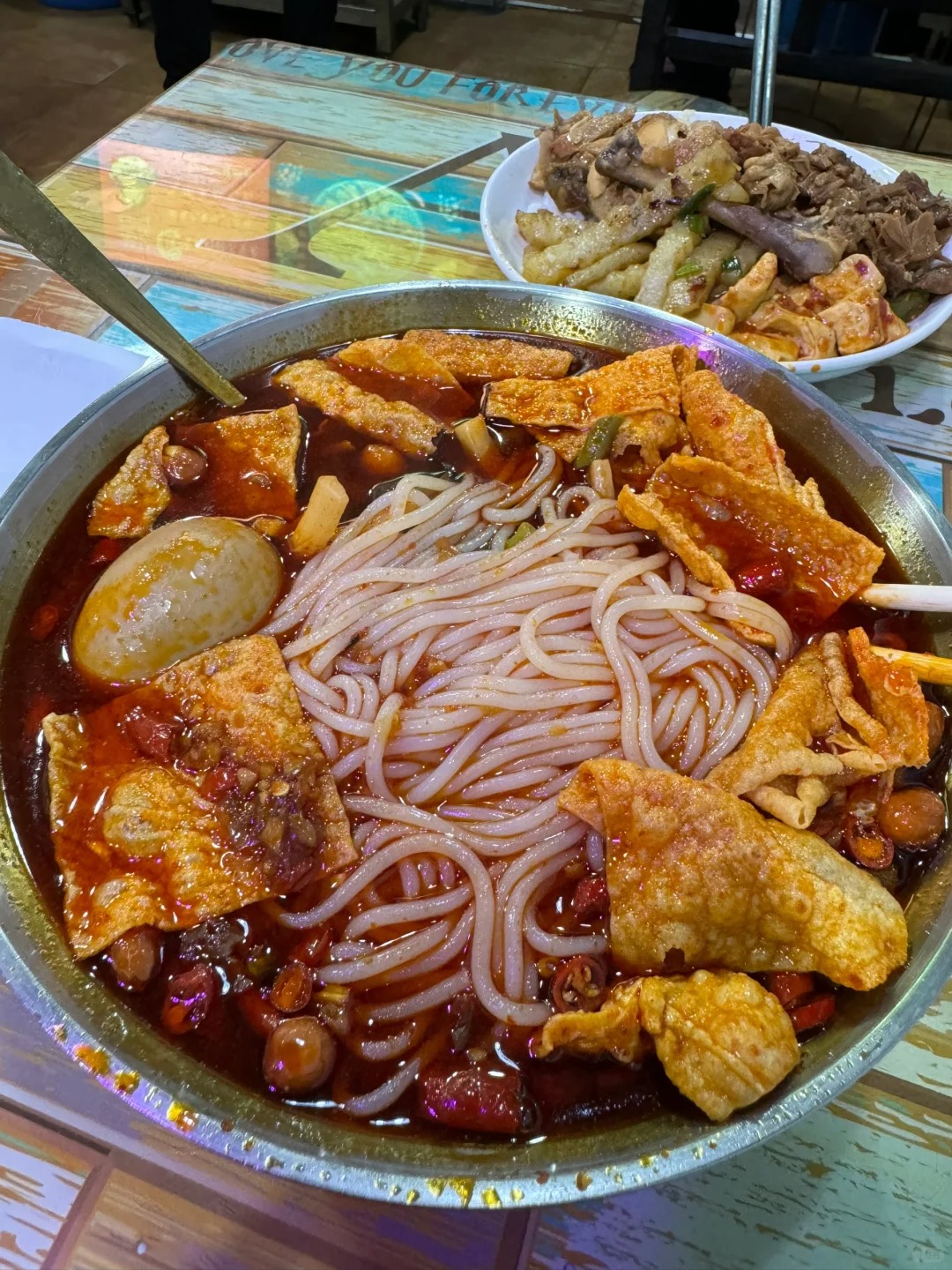 呜呜呜呜呜呜成都目前吃过最满意的螺蛳粉！！