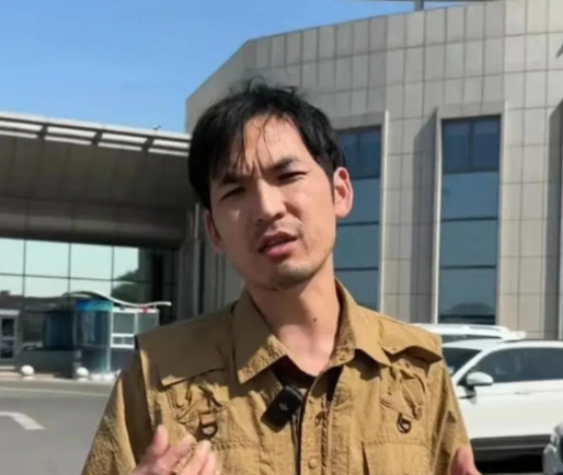 网红“铁头惩恶扬善”在杭州被抓，涉敲诈勒索。

早就对这些大吼大叫的所谓的打假博