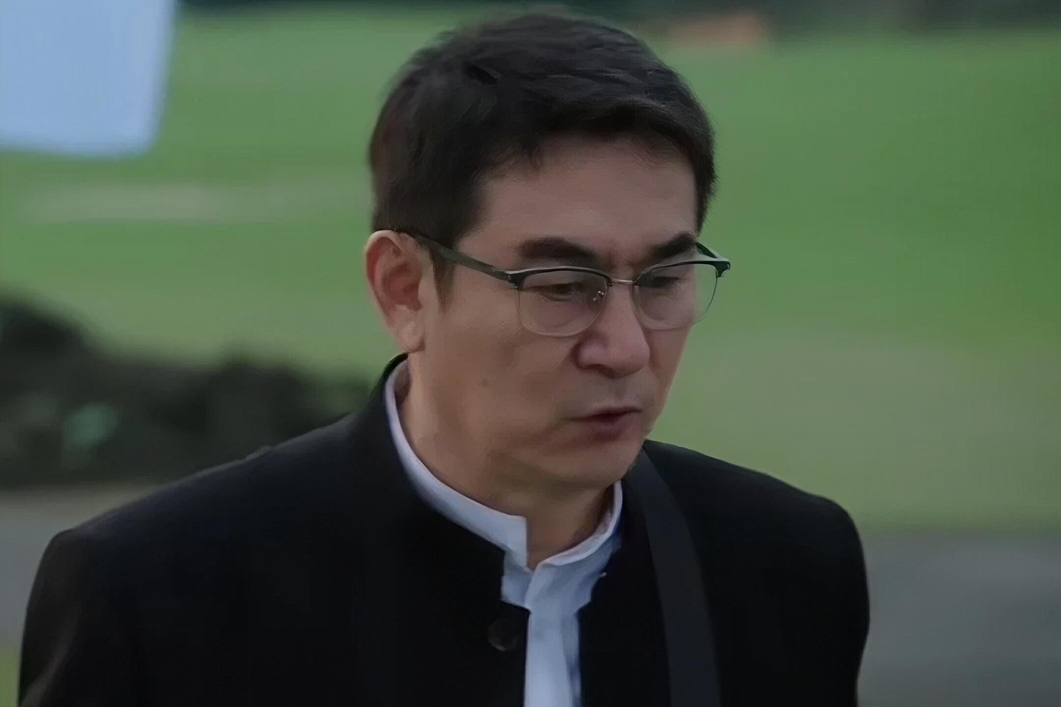 郝伟背后靠山不是钱才，而是是罗莎和邢礼