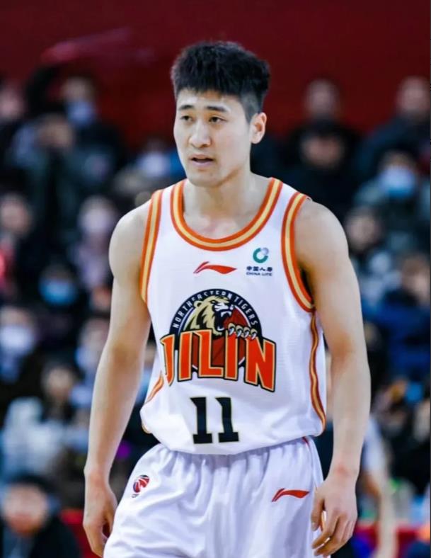 CBA常规赛第六轮，吉林主场85:92不敌青岛，一战暴露吉林队4大短板。

1.