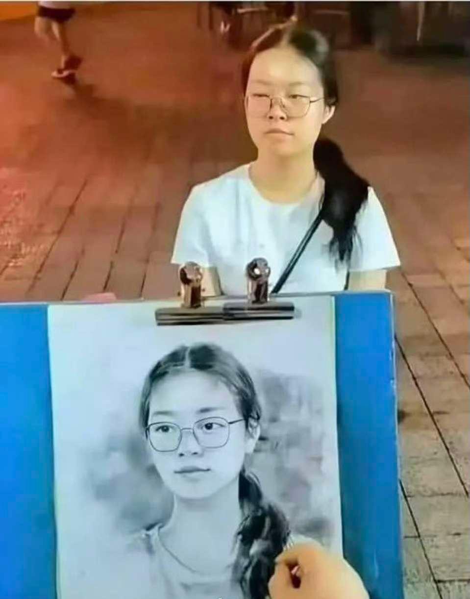 你觉得哪个更专业？