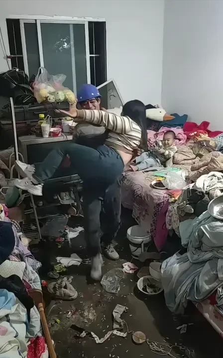 大白墙这么白为什么家里这么脏乱呢？是媳妇不好还是老公不好，对于强迫症的人来说看不