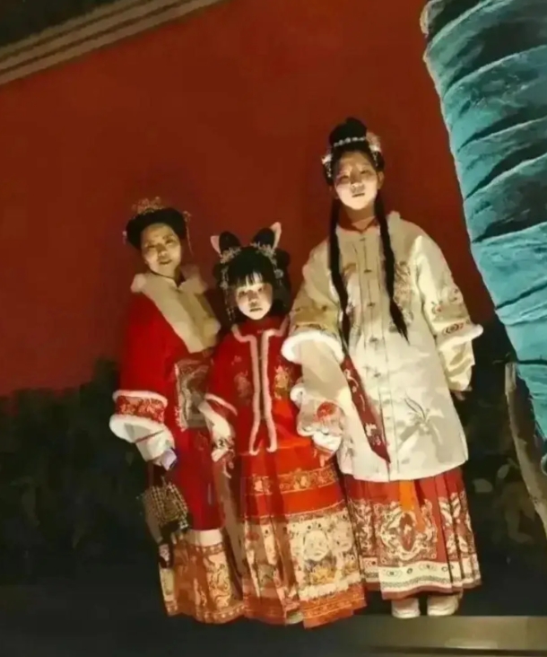 连夜换老公！哈哈哈哈 [大笑][大笑][大笑][大笑][大笑]