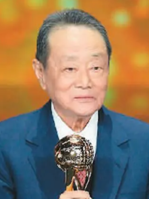 1973年，我国商务部找到“东方糖王”郭鹤年，请他帮忙以低价购入30万吨白糖，郭