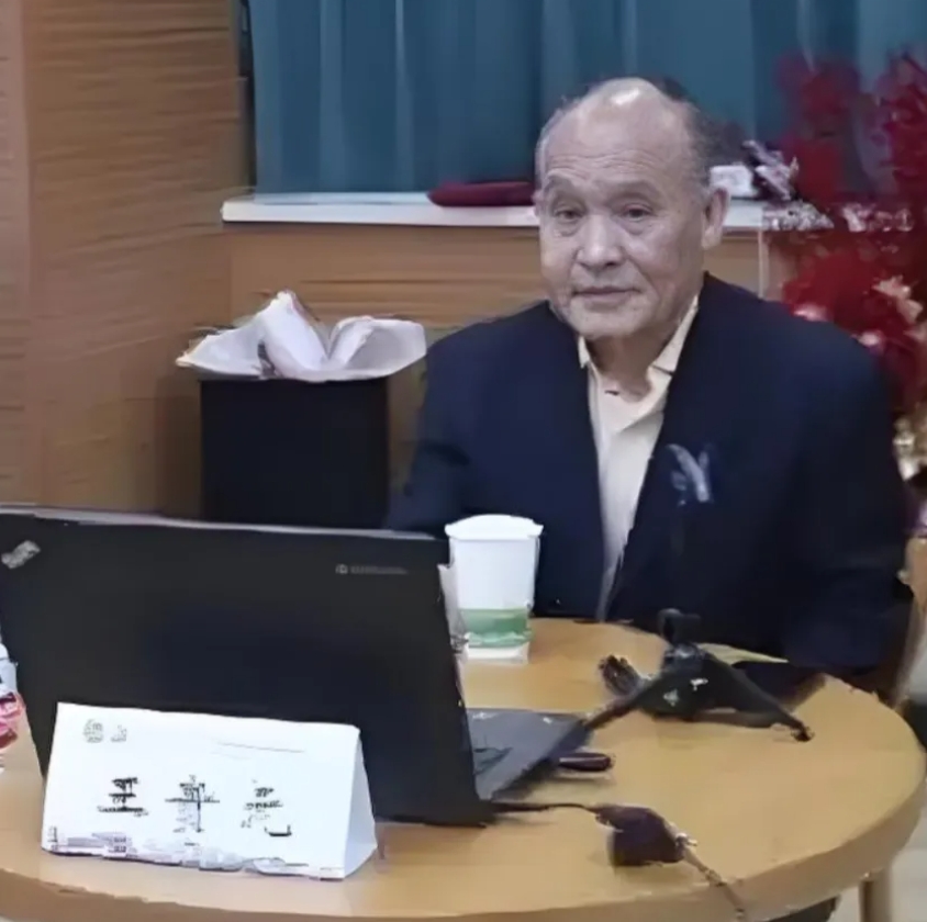 看了人大王教授的履历，还有3个更吓人的点。

1.学术成果不计其数，如此道德败坏