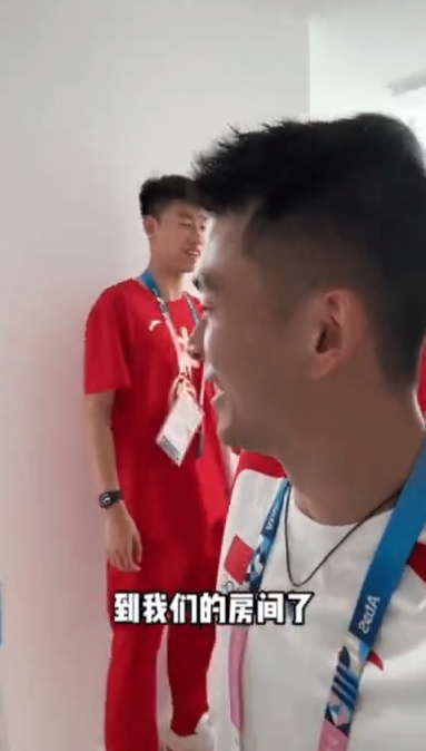 这次还会有人站出来给巴黎鼓掌吗？

不信别人，咱们的运动员说的话总该信了吧：国羽