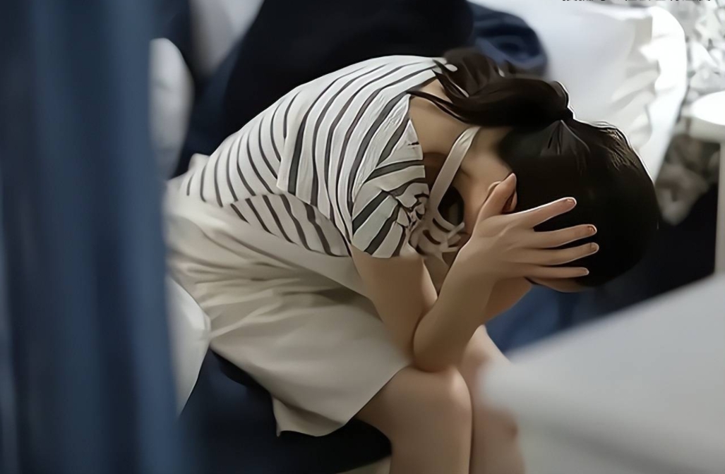 贵州黔南，男子发现妻子出轨朋友后，暴跳如雷，妻子却异常冷静，主动提出离婚，放弃所