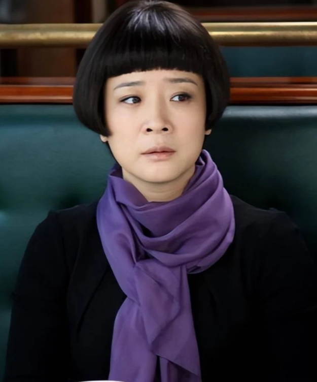 家喻户晓却出轨成性，一手好牌被亲手毁掉