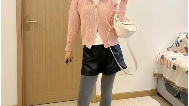 扔掉两百件衣服后，冬天就不该买的8类衣服，纯属浪费钱！