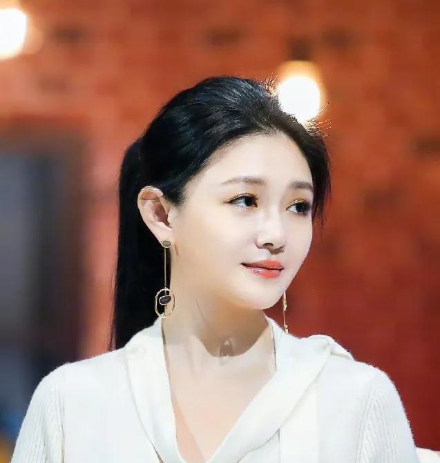 大S妈妈，终于回应了！
2月3日，大S在日本去世，家人都未正式回应，下午，S妈的