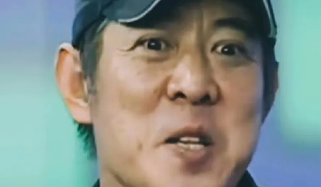 李连杰表示：别站在道德的制高点上去评价一个人，说我什么抛弃妻子，什么喜新厌旧，离