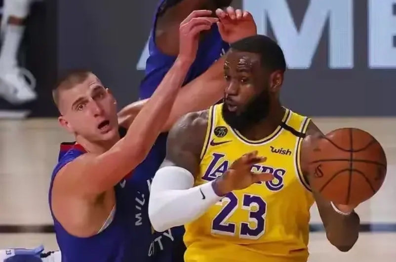 预测一下今年NBA东西部冠军和总冠军

东部冠军：

1.凯尔特人，50%
2.