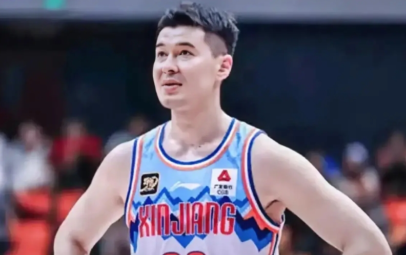 新疆男篮大胜辽宁男篮，全体将士乐坏了！但阿不都沙拉木却高兴不起来，他显得非常的失