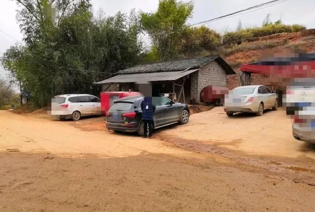 被鹰啄了眼？云南，弟弟找到哥哥，说自己遇到点急事，需要用车，哥哥便把车子借给了弟