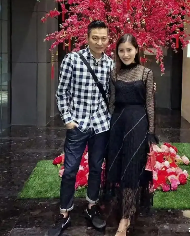 刘德华小姨子晒私人飞机