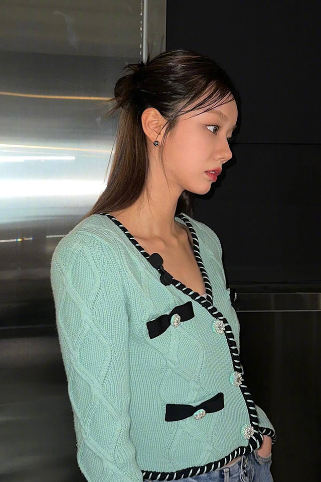 有小伙伴认识她吗？金泰妍的朋友，李惠利。女团出演，能唱能跳，能演能主持。内娱找同