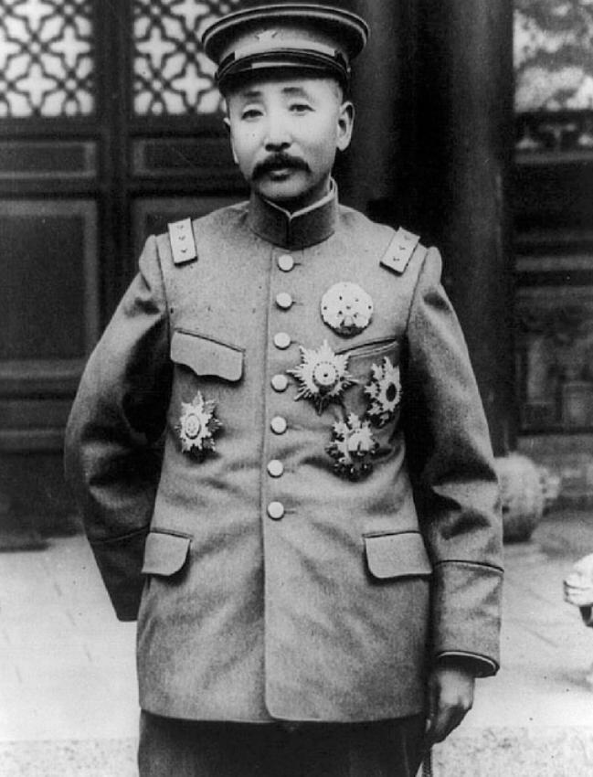 在东北称王称霸的张作霖，他的下场却不怎么好，1928年在专列上被日军炸成重伤后，