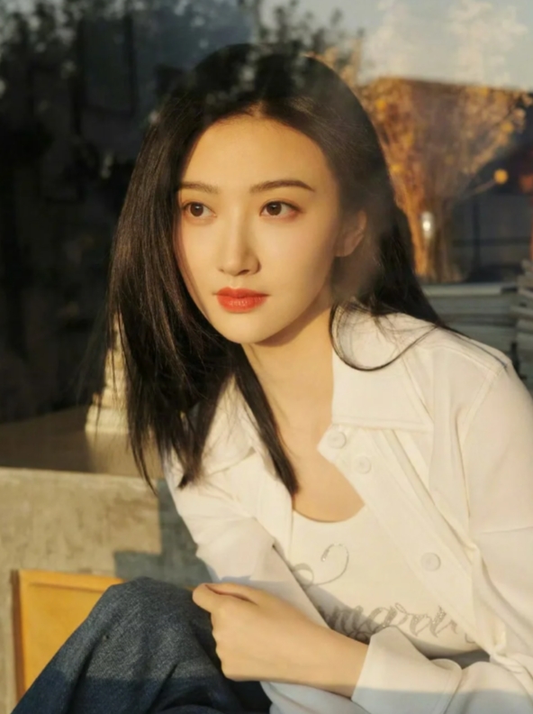 景甜真是气质迷人