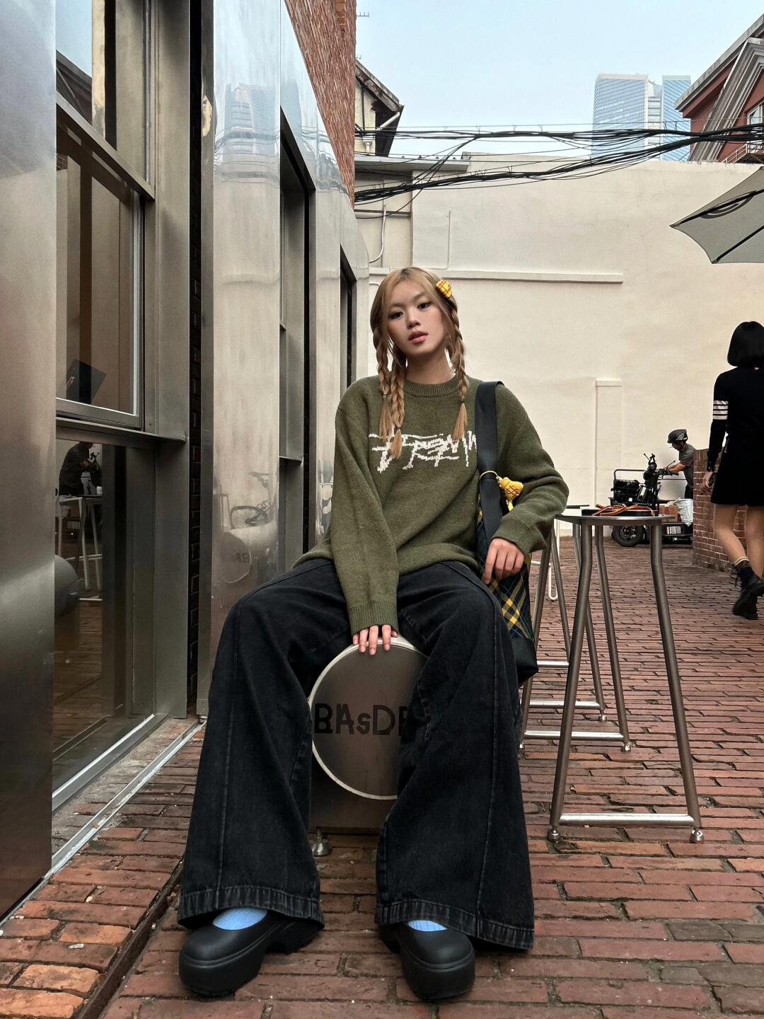 你们追星女出门都带小卡的吗