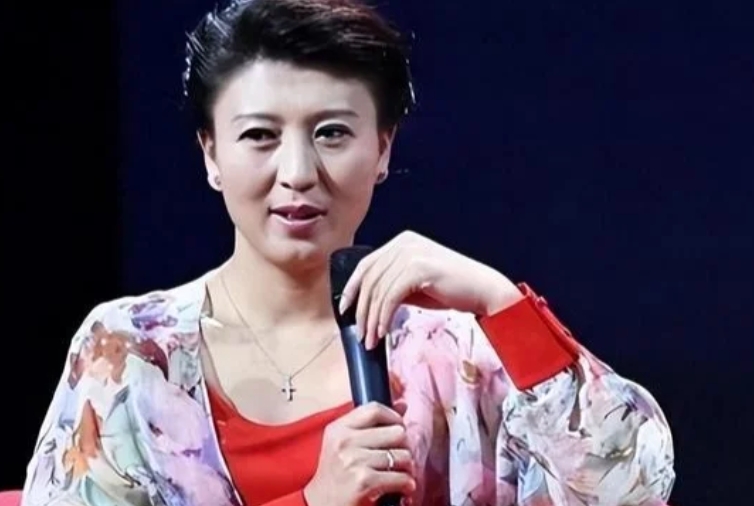 闫学晶：实力演员，多彩人生画卷