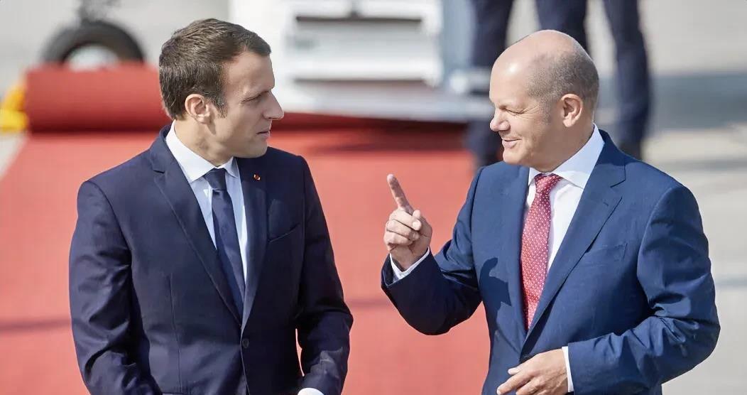 彻底急了！法国总统马克龙在捷克访问期间，被曝再次变相痛斥了德国总理朔尔茨，马克龙