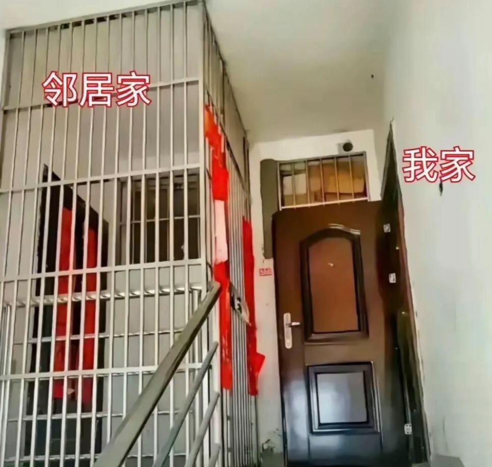 我隔壁的邻居不知道从什么时候开始安了铁栅栏，我也不知道为什么要按，是为了防贼吗？