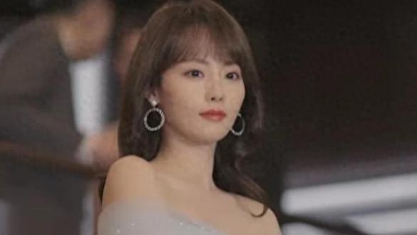 《好事成双》张嘉倪颜值身材绝佳，出场迷倒一片，不愧琼瑶女郎
