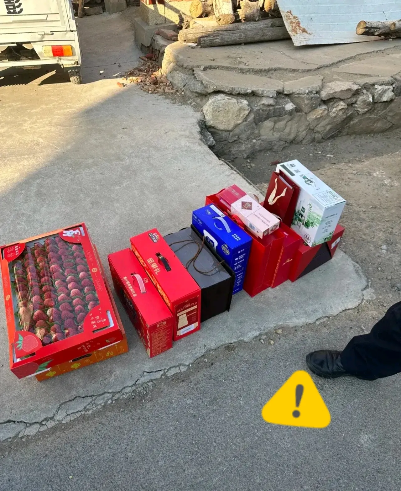 咱闺女啊，嫁得不错，女婿家条件挺好。可这日子过着过着，我这心里就犯起了嘀咕。这不