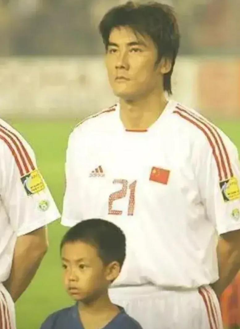02年世界杯，米卢没有带上李明，至今让人意难平

李明没去，右路直接暴露在对方炮