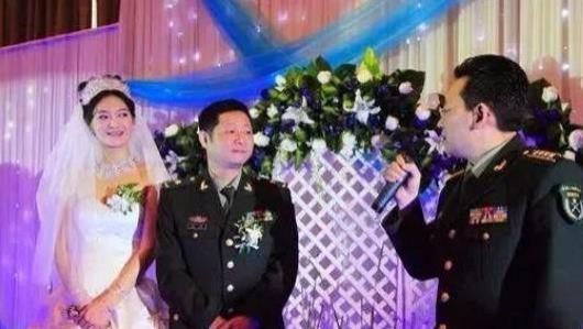 “三德子”赵亮：身高1.7米娶高挑娇妻，13年靠养鸡赚来亿万身家