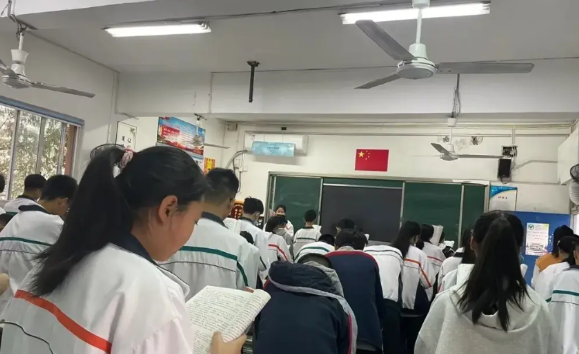 教了10年数学，终于领悟到这9点关于学数学的真相：

1.小学阶段数学七八十分的