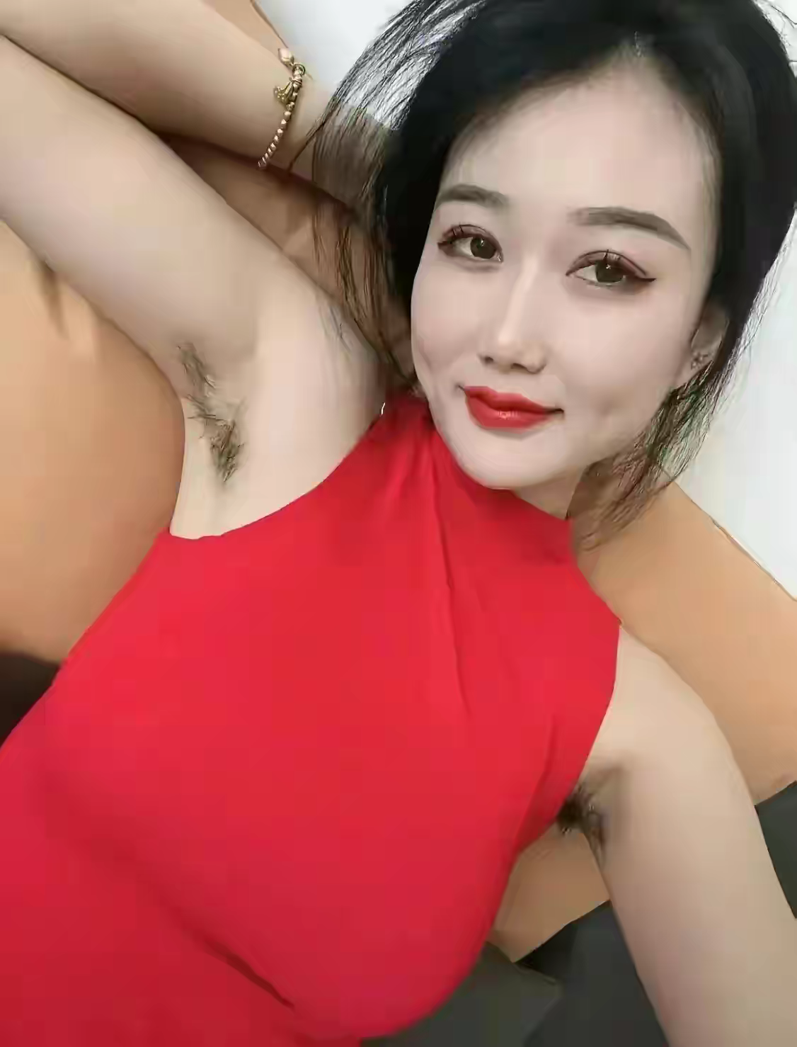 我的宝贝女儿今年29岁了。 她与男友交往三年，原本打算五一结婚。 可谁知，男友却