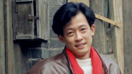 58岁王志文衰老，娇妻漂亮，与15岁儿子像爷孙