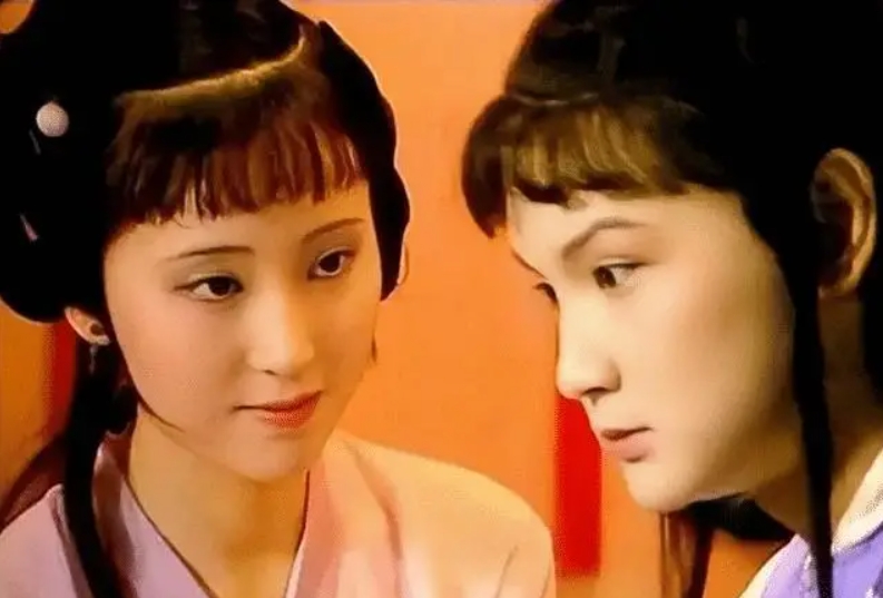 《红楼梦》这一出戏骗了无数人，贾母当时很喜欢林黛玉，本来是想让她和贾宝玉婚配，可