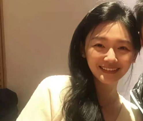 大S母亲这处境，实在让人同情。

汪小菲设的信托基金，孩子得28岁，也就是17年