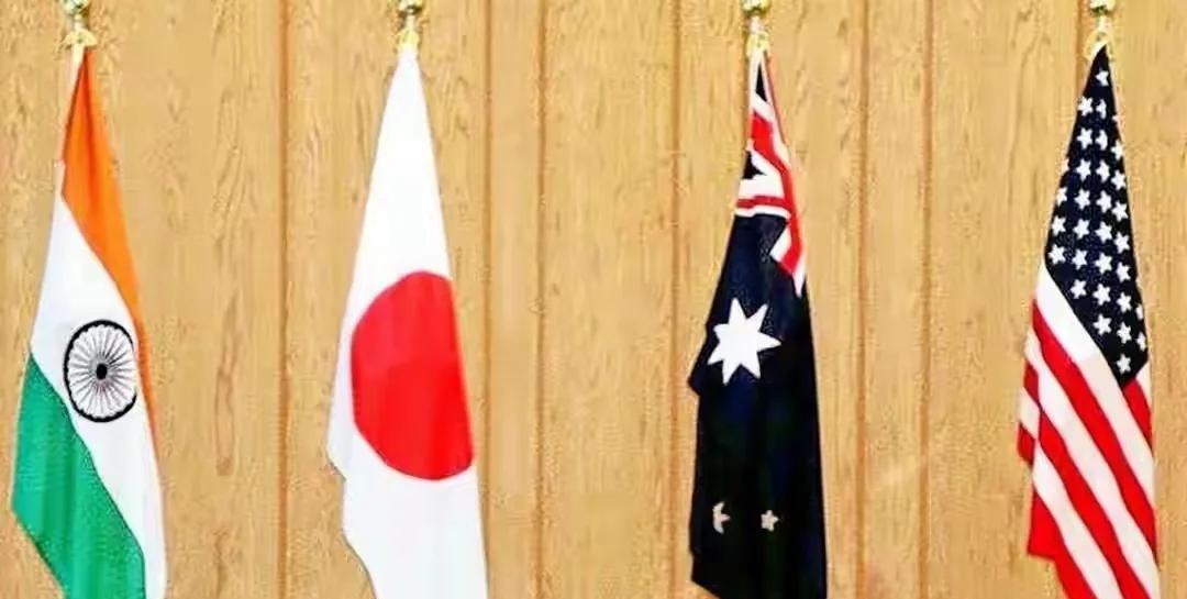 特朗普上任后，日本、印度、澳大利亚的外长都来了，挺不寻常。
平时这些国家就派大使