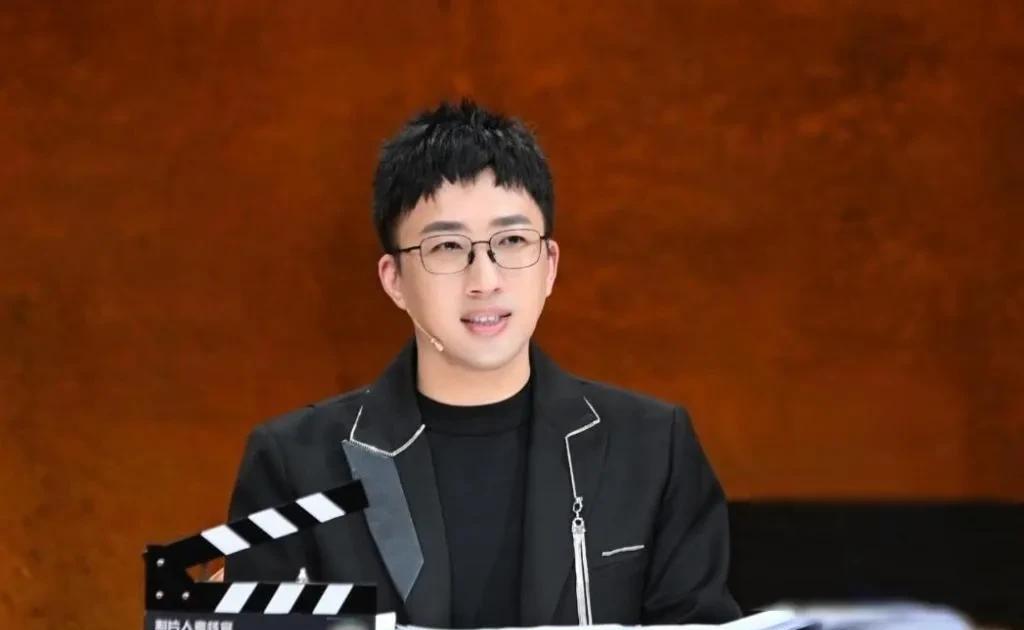 于正赞赵丽颖漂亮，与沈泰冰释前嫌展现宽容
陈晓听说《陆贞传奇》里要跟赵丽颖合作，