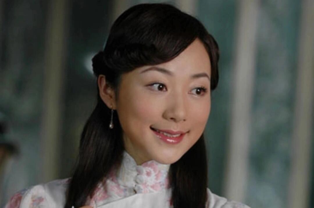 韩雪的演艺生涯如同璀璨的明珠