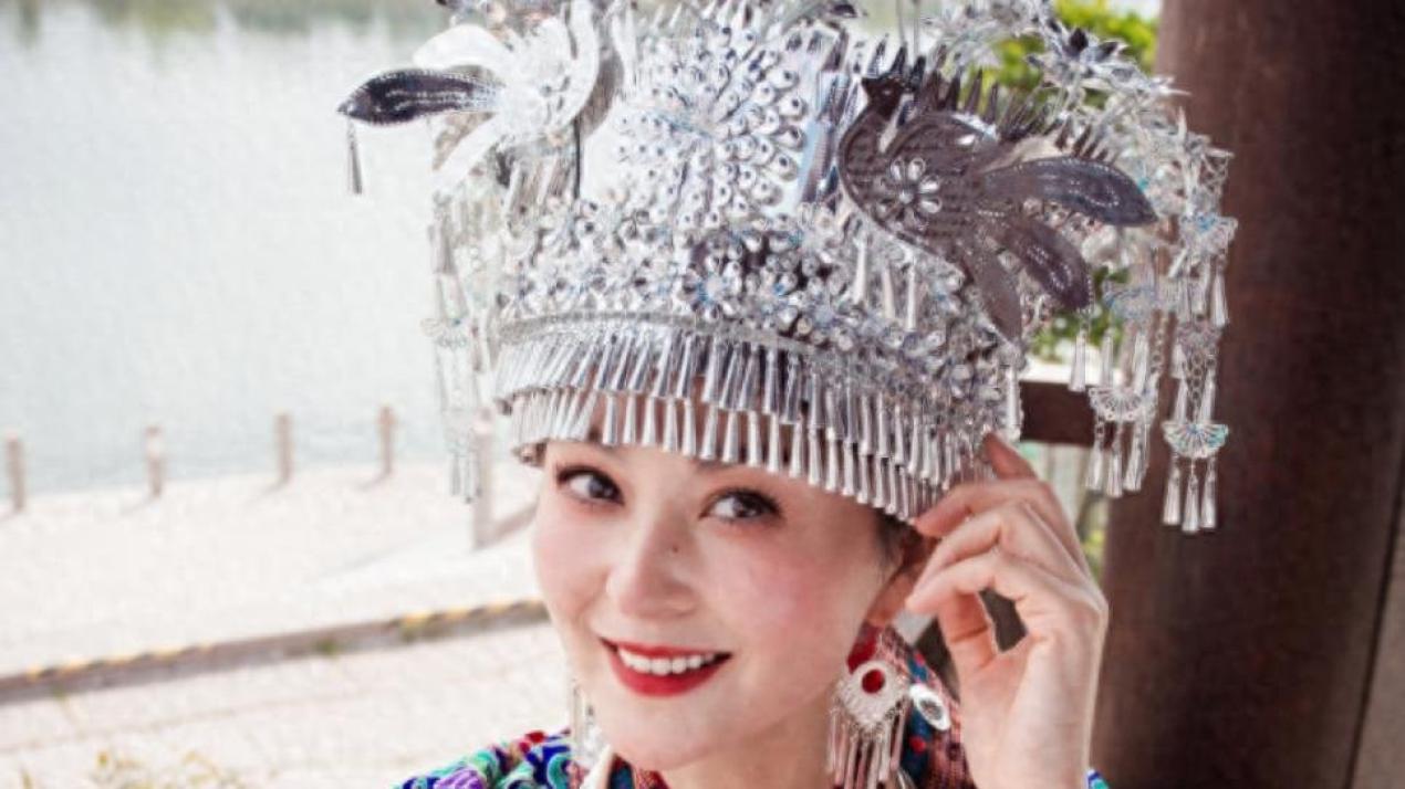 她是最干净的女演员，出道30年零绯闻，被神秘富商苦追10年才嫁
