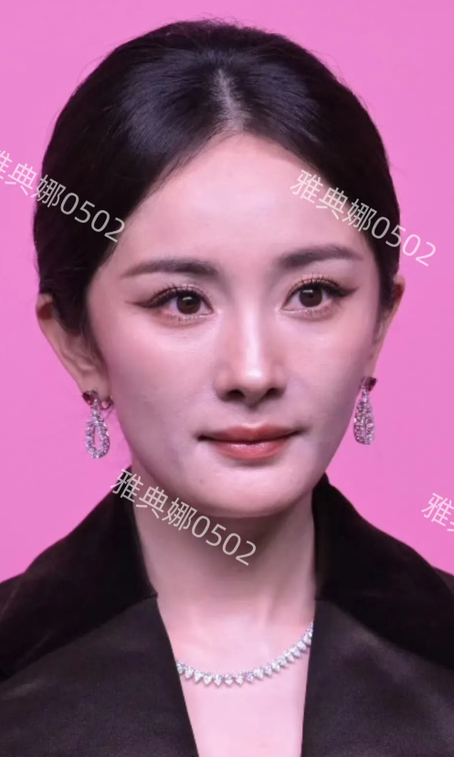 85花颜值集体崩塌，杨幂，刘诗诗，刘亦菲，倪妮没有一个能抗住生图了，果然过了35