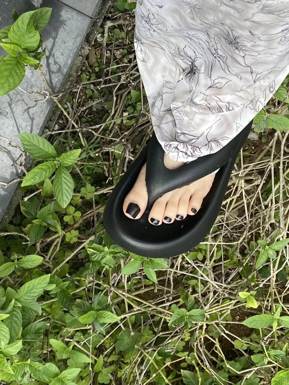我宣布这是我穿过坠舒服的人字拖！？
夏日人字拖分享~这双人字拖好看到爆头 ！