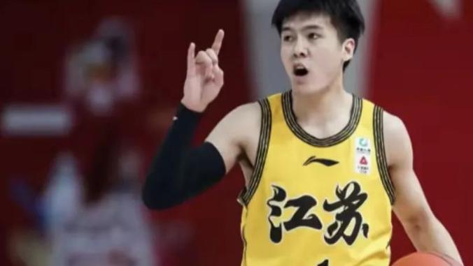 遭3队抛弃，上赛季靠贷款打球，如今在冠军队打首发