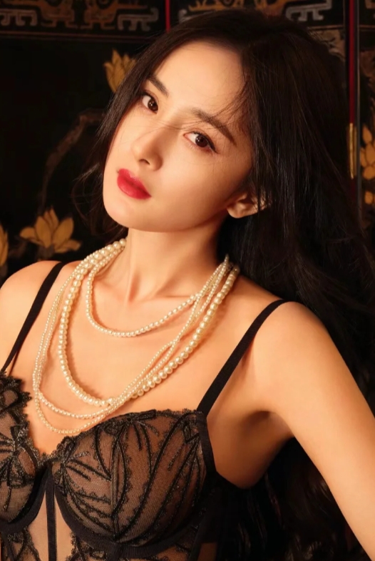 杨幂气质绝佳