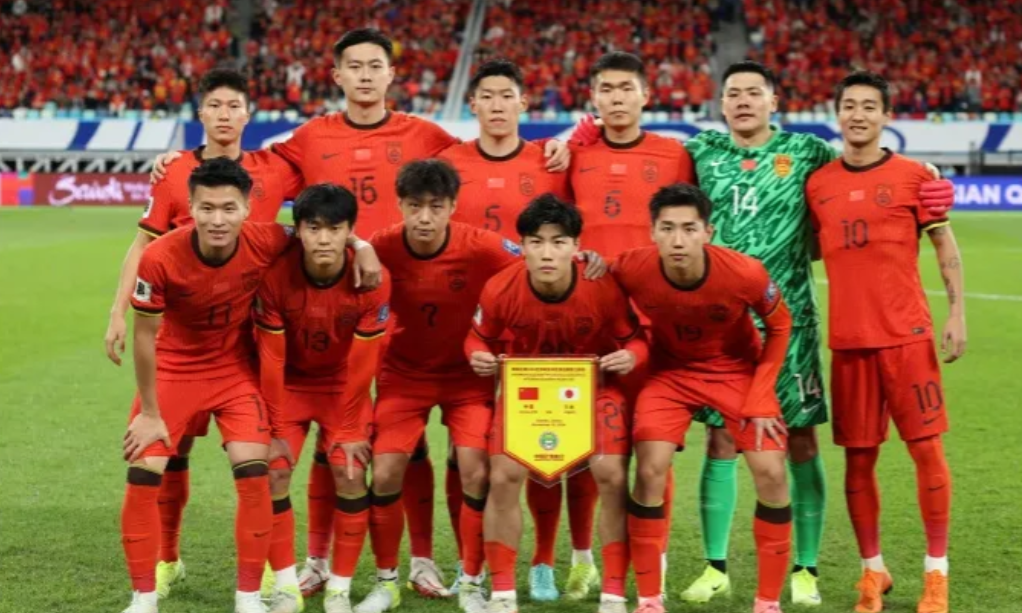 中国1-3日本，一战让我看清3名球员

1.王大雷，反应迟钝了，动作太迟缓，没看