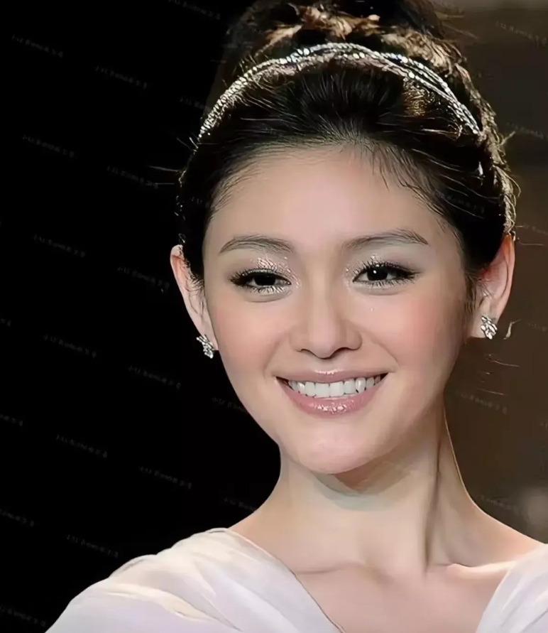 “拖欠抚养费”事情还没证实，大s竟已失去3样东西！

​1.失去多家广告代言品牌