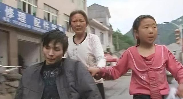 因《变形计》成“公主”,不认父母、将奶奶当仆人,结局大快人心(变形计女主人公颜值排行榜)-第11张图片-九妖电影 因《变形计》成“公主”,不认父母、将奶奶当仆人,结局大快人心(变形计女主人公颜值排行榜)-第11张图片-九妖电影
