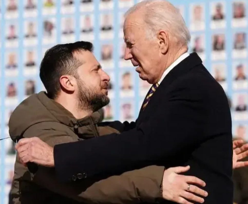 泽连斯基和拜登害怕极了！
因为是美国做庄，所以泽连斯基赌定俄罗斯不敢用核武器，于