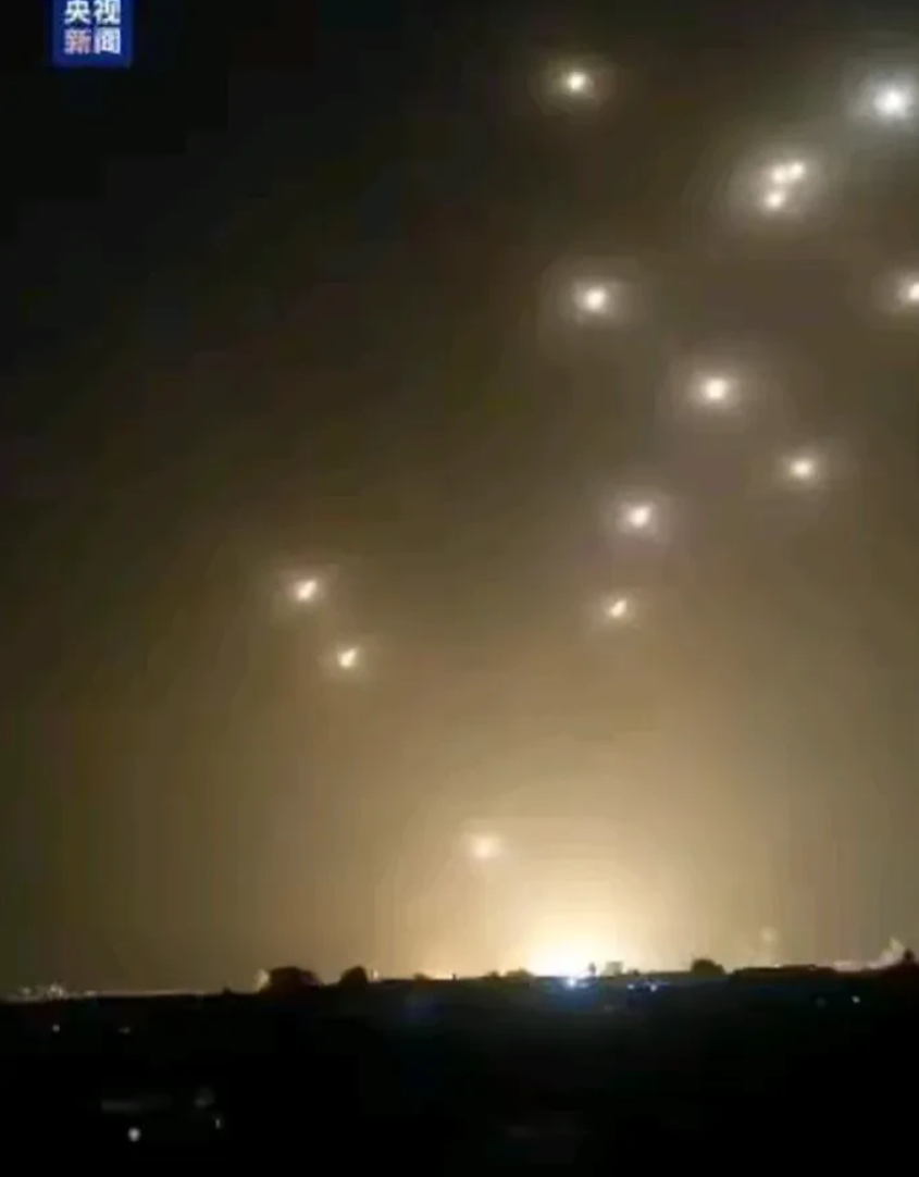 由中东乱局，不难得出如下判断：
1、除了中国和俄罗斯，只要美国愿意，它能把任何一