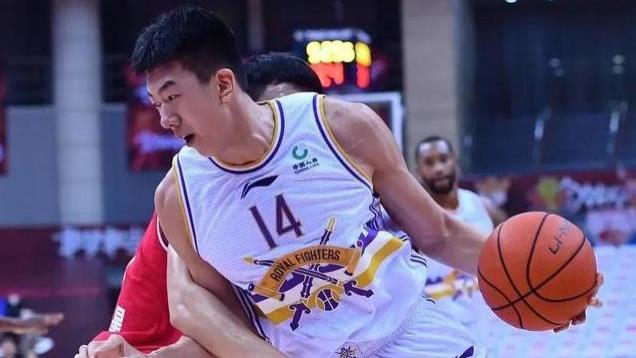 大胜之夜再传喜讯！内线悍将驰援！莱斯迎首秀！杜锋危机缓解！